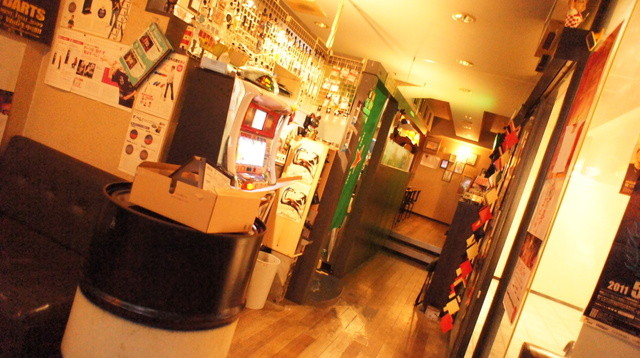 ｃａｆｅ＆ｄａｒｔｓ　黒猫屋 - 青森（バー）の写真