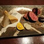 りょうりや 御旅屋 - 京都黒毛和牛 炭火焼き   海老芋唐揚げ