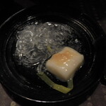瀬里奈 - しゃぶしゃぶのくずきりとお餅を、スープで調理した後の様子です。
