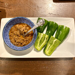 焼肉ホルモン 新井屋 - 牛タン挽肉&生ピー