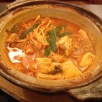 韓国家庭料理 唐辛子 - ホルモンチゲ