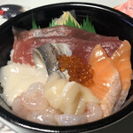 魚丼 - 