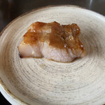 O2 - 前菜盛り合わせ　2品目　焼き立てチャーシュー