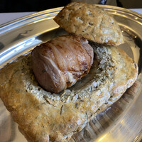 ラ・トゥーエル - シストロン産仔羊のパイ包み焼き