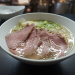 牛骨らぁ麺マタドール - 贅沢焼き牛らぁ麺(塩)