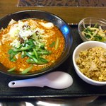 伊達餃子楼 - 担々麺セット（＋炒飯）850円