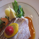 オーベルジュ まつむら - 海老と帆立のムースが詰められてます