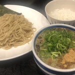 濃厚煮干し岩海苔つけそば