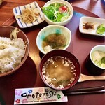 月の庭 - 定食の付け合わせ。充実