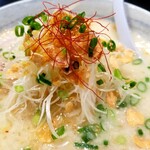 らーめん 謙正 - ネギタワーとにんにく