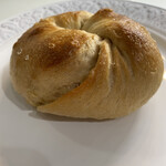 ナナパン - ベーグルの表面に塩の粒きらきら