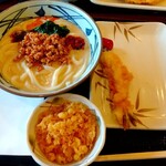 丸亀製麺 - 辛辛坦々うどん(並) 690円、えび天 160円 ♪