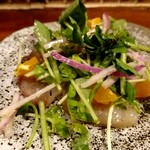 新小屋 - 自家製！魚のハムとタンカンのサラダ