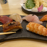 寿司 ぼたん - お昼のメニュー
            8貫セット