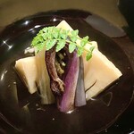 白山 - ⑧白筍（大原野）〜上品な味わいの白筍、蕨、蕗。利尻昆布と鰹節の薄味のお椀。京都らしいかな。