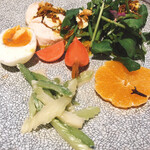 スパイス計画 - セロリのココナッツおひたし、鶏ハムのフェンネル風味、ラデッシュとはるみのマリネ（まいこのカレー）♪春野菜のスパイスフリット（スパイス計画）♪