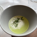 ピエール・ガニェール - カクテル・ド・ポッシュ③ミント香るグリンピースのヴルーテ