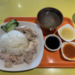 堀内チキンライス - 海南鶏飯 750円