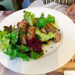 ペルケノー - 自家製ソーセージ野菜サラダ添え