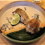 鮨 詠心 - アカムツ。貴重な鳥獣戯画の器にて。