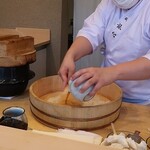 鮨 詠心 - 酢飯は目の前で合わせます