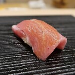 鮨 詠心 - 神々しいい大トロ