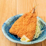 Crispy and fluffy! Thick fried horse mackerel (1 piece)