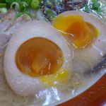 Ramen Kouki - トッピングの煮タマゴ