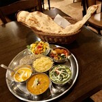 Khana pina - 