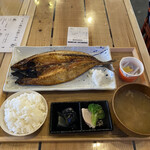 うまい魚が食べたくて - 鯖の干物定食¥900 納豆¥100