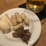 UZU - おつまみセット、砂肝の山椒和えが逸品