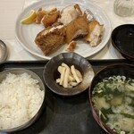 鳥あえず - 料理写真:半羽から揚げ定食カットタイプ
