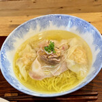 Ramen FeeL - わんたん入り塩らぁ麺