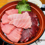 魚喰いの大間んぞく - 三色マグロ丼