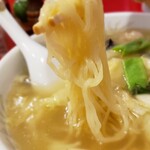 王華飯店 - 麺リフトアップ