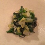 ルーデンス - 炭入りパスタ、春キャベツブロッコリー