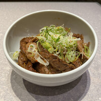 肉や大善 知立クロスゲート店 - ブランド牛部位おまかせ焼肉丼