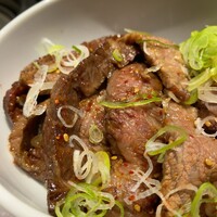 肉や大善 知立クロスゲート店 - ブランド牛部位おまかせ焼肉丼