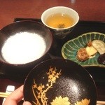 北新地 弧柳 - ご飯は、箕面のお水を使って土鍋で造ったおじやだ！御米がピカピカでやさしいお味