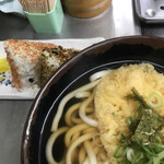 松屋 - 天ぷらうどん(250円)おにぎり(100円)