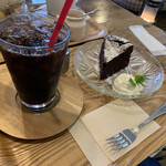 cafe くぐり - アイスコーヒーと、ガトーショコラ　セットで