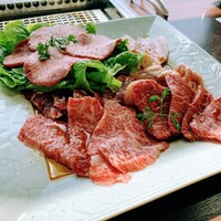 天空焼肉 星遊山 - 星遊山プチご褒美ランチ 2,500円(税込)のお肉2人分