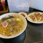 自家製麺 名無し - 塩バターコーンラーメン