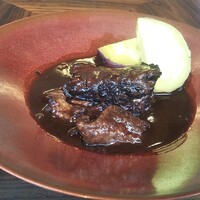 TexturA - 牛肉の赤ワイン煮込みとパン