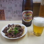 丸藤 - 煮込みホルモン ＆ ビール