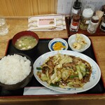 Chuukahanten Gokuu - 本日のサービス品炒肉片定食ご飯大盛り