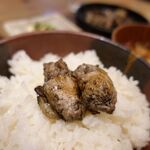 宮崎県日南市　塚田農場 - 名物地鶏炭火焼定食（タレ）　1200円
            ご飯大盛り・おかわり無料