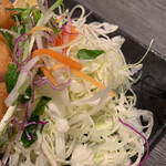 とんかつ 大喜 - キャベツメインのサラダ