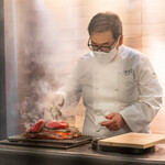 肉屋 田中 - 焼いてます♪