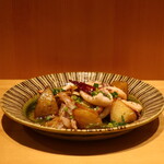 こころや - ヤリイカと新じゃがいもの塩胡椒炒め